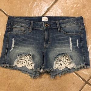 Cutting jean shorts with crochet detail size M